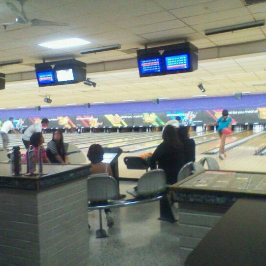 Photo taken at AMF Kissimmee Lanes by Isaac V. on 10/30/2011