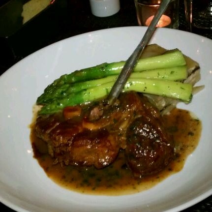 Das Foto wurde bei Twelve Restaurant von Gil A. am 1/22/2012 aufgenommen