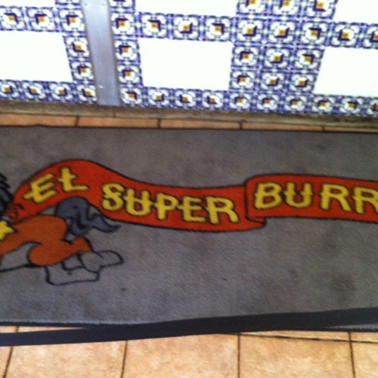 5/25/2012 tarihinde Jeff T.ziyaretçi tarafından El Super Burrito'de çekilen fotoğraf
