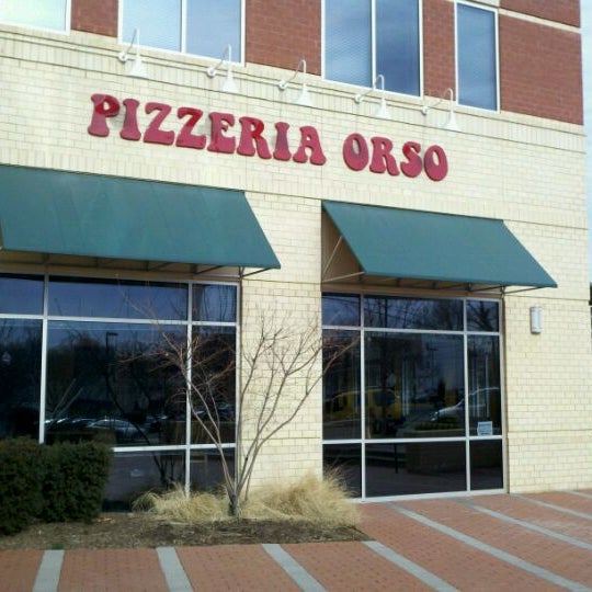 รูปภาพถ่ายที่ Pizzeria Orso โดย Rick A. เมื่อ 2/20/2011
