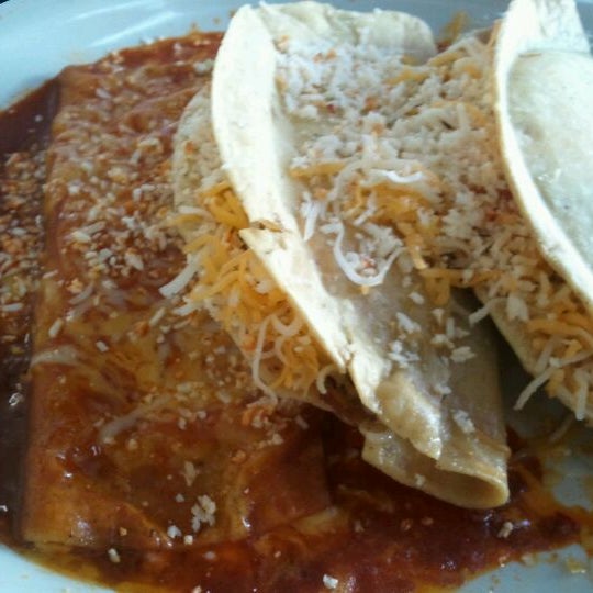 Foto tirada no(a) Habaneros Mexican Grill por Travis C. em 3/5/2012