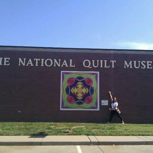 Foto tirada no(a) The National Quilt Museum por Kate B. em 10/9/2011