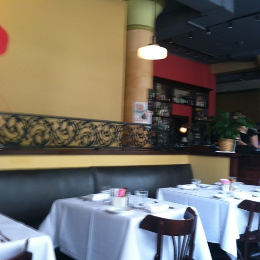 Foto diambil di Coquette Cafe oleh Purse- L. pada 7/24/2012