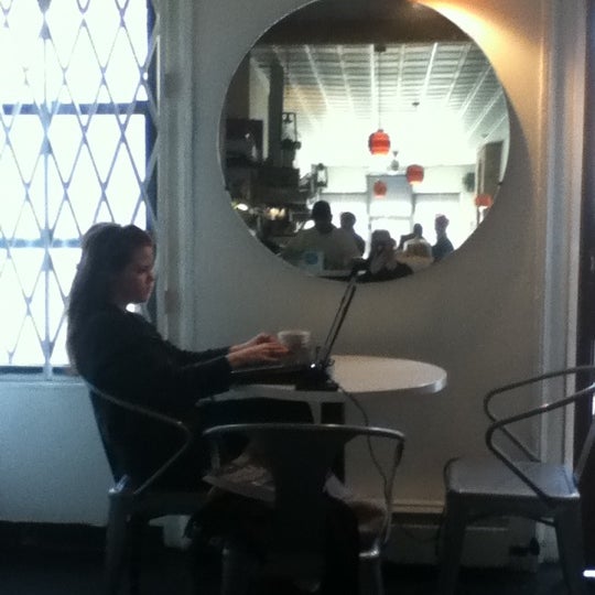2/10/2012にsharilynがBoulevard Cafeで撮った写真