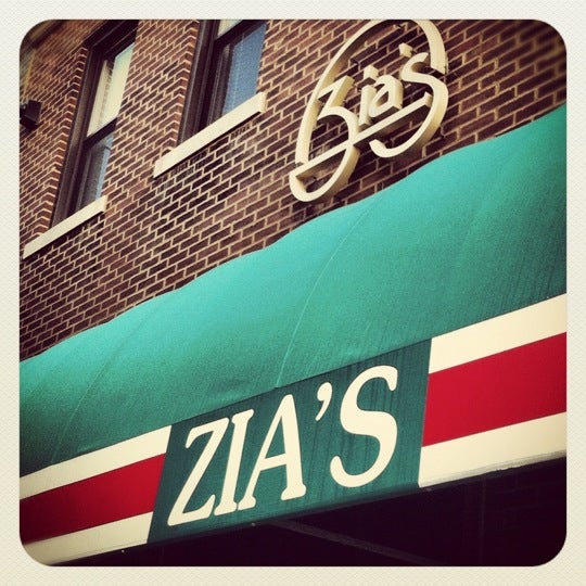 Photo taken at Zia&#39;s Restaurant by Matthew D. on 7/13/2012