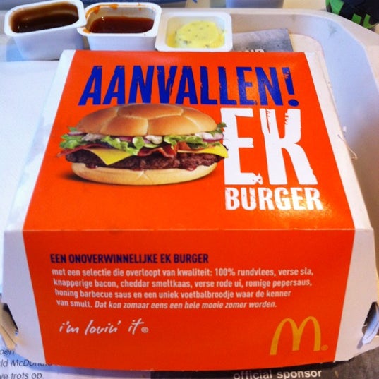 รูปภาพถ่ายที่ McDonald&#39;s โดย Ewoud K. เมื่อ 6/4/2012