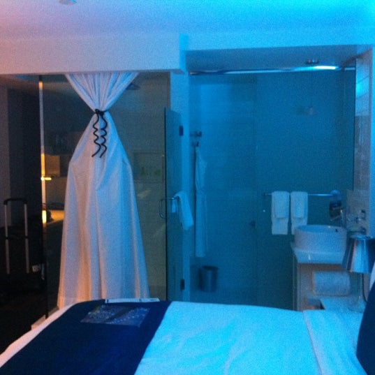 Foto tirada no(a) hotel le bleu por Sophie L. em 4/22/2012