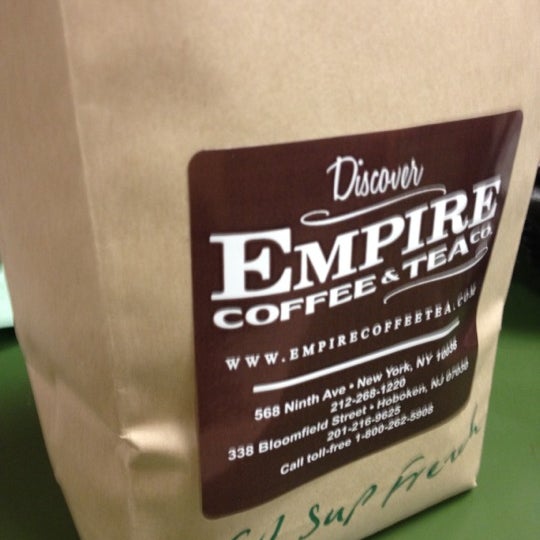 รูปภาพถ่ายที่ Empire Coffee &amp; Tea โดย George H. เมื่อ 4/30/2012