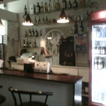 Foto diambil di Pintas Bar &amp; Lounge oleh Maury R. pada 3/5/2012