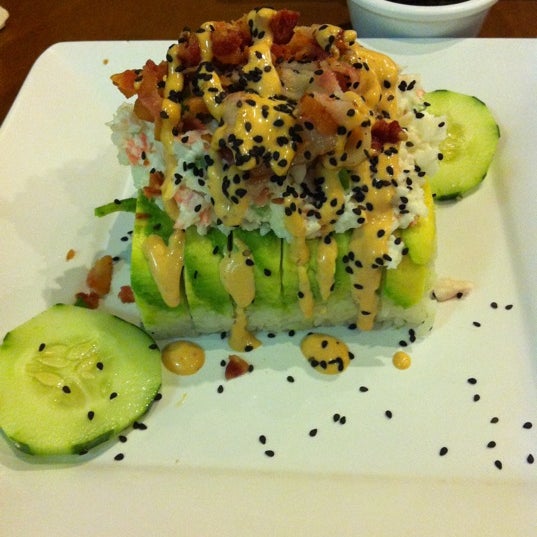 Photo taken at The Sushi &amp; Salads, Co. by ESTEFANIA M. on 10/14/2011