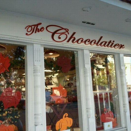 Foto tirada no(a) The Chocolatier por Yadira M. em 10/6/2011