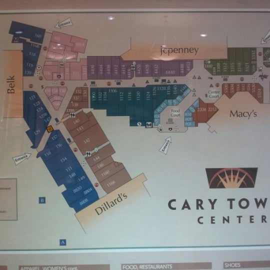 Foto tirada no(a) Cary Towne Center por Michael M. em 8/25/2012