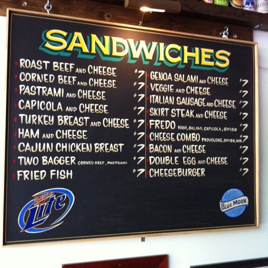Foto diambil di Lucky&#39;s Sandwich Company oleh Onekea O. pada 6/12/2011