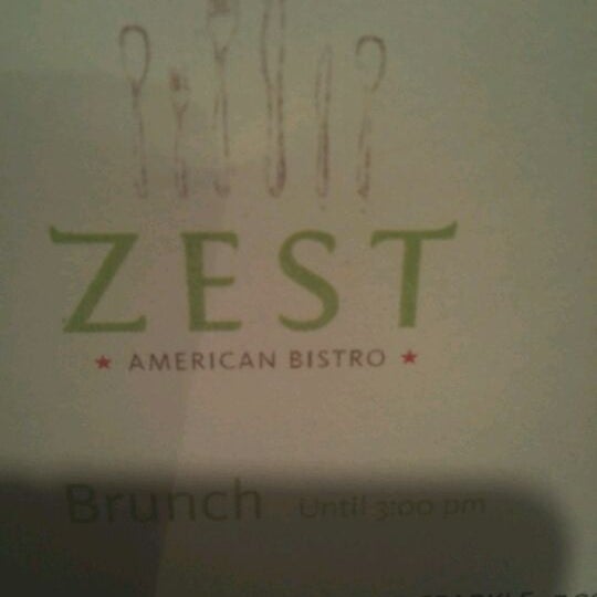 รูปภาพถ่ายที่ Zest American Bistro โดย Tezakatea เมื่อ 3/10/2012