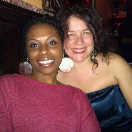 12/31/2011 tarihinde Letisha M.ziyaretçi tarafından Henrietta Hudson Bar &amp; Girl'de çekilen fotoğraf