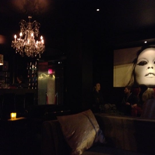 1/10/2012にBob W.がParamount Bar and Grillで撮った写真