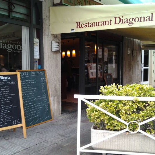 11/4/2011 tarihinde Turistes de Qualitatziyaretçi tarafından Restaurant Diagonal'de çekilen fotoğraf