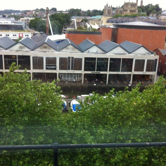 7/31/2012 tarihinde Aaron L.ziyaretçi tarafından The Bristol Hotel'de çekilen fotoğraf