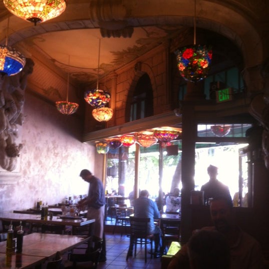9/2/2012 tarihinde Angela D.ziyaretçi tarafından Michelangelo Caffe'de çekilen fotoğraf