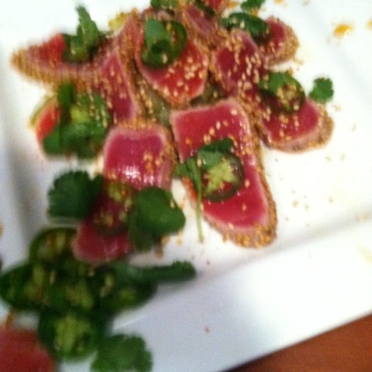 Das Foto wurde bei Tabu Sushi Bar &amp; Grill von Fadi S. am 2/29/2012 aufgenommen