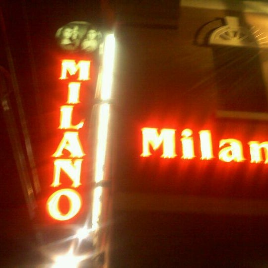 12/13/2011 tarihinde Nancy R.ziyaretçi tarafından Milano Inn'de çekilen fotoğraf
