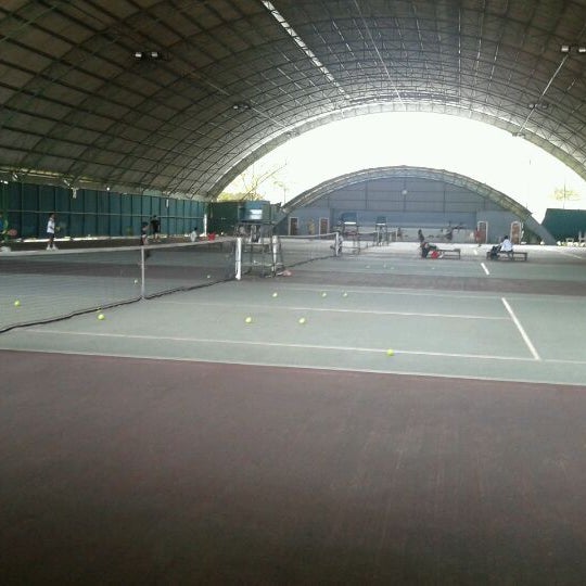 Lapangan Tenis Indoor Atlantis