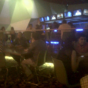 Foto diambil di Zamba Casino Restaurante Bar oleh Polo D. pada 10/14/2011