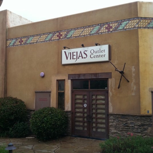 Viejas Outlet Center 5005 Willows Road
