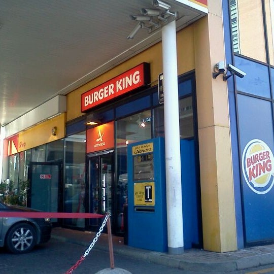 Foto scattata a Burger King da Daniele ダニエル B. il 1/11/2012