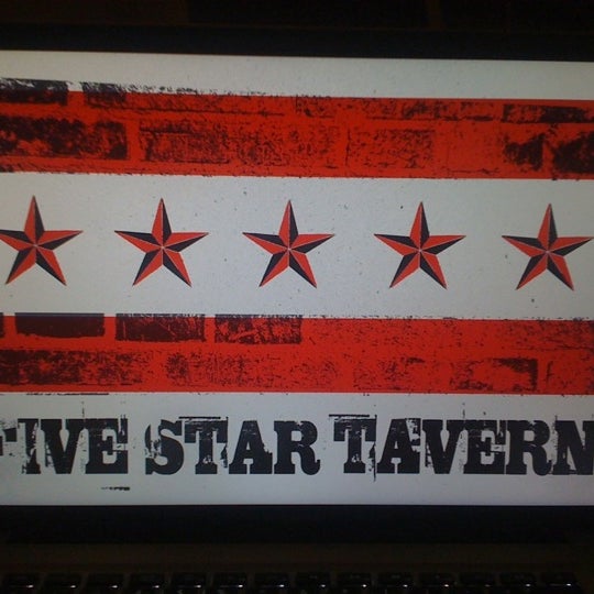 Foto scattata a Five Star Tavern da Adrian V. il 9/20/2011