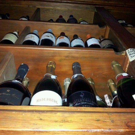 Vino al vino. Vino al vino. Вино милан. О vino in al meu brat. Ломбардское вино.