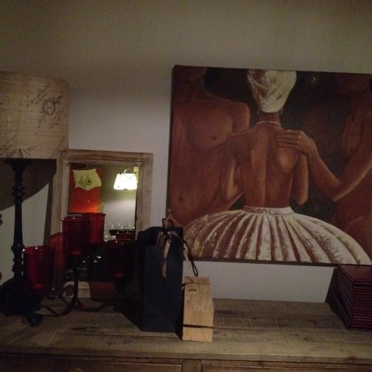 Foto diambil di Rosso &amp; Bianco Cafe oleh Larisa G. pada 2/23/2012