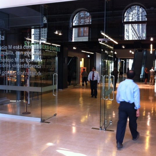 4/16/2012 tarihinde René V.ziyaretçi tarafından Mall Espacio M'de çekilen fotoğraf