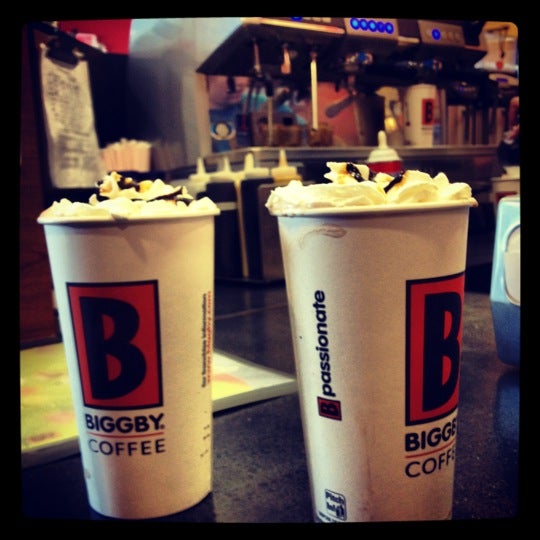 รูปภาพถ่ายที่ BIGGBY COFFEE โดย Jamin B. เมื่อ 2/11/2012