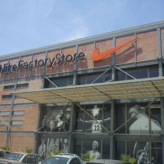 Fotos en Nike Factory Store Buenaventura - Quilicura - 22 tips