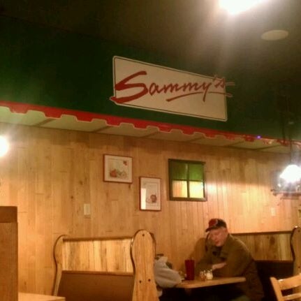 Снимок сделан в Sammy&#39;s Pizza пользователем Morgan C. 3/31/2012