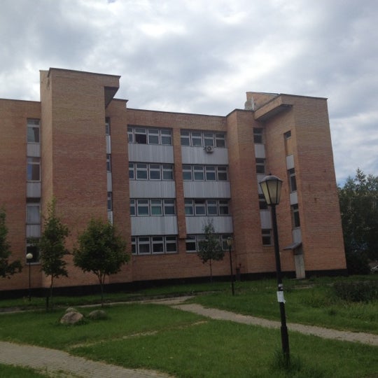 Университет дубна факультеты. Международный университет природы общества и человека Дубна. Дубна Московская область университет. Университетский городок Дубна. Дубна Университетская 19.