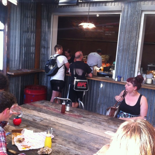 9/7/2012 tarihinde Johan Ö.ziyaretçi tarafından Dirty Burger'de çekilen fotoğraf