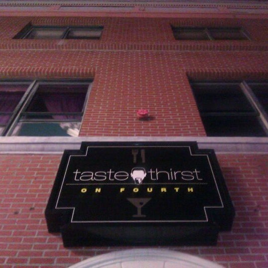 1/7/2012 tarihinde James H.ziyaretçi tarafından Taste &amp; Thirst'de çekilen fotoğraf