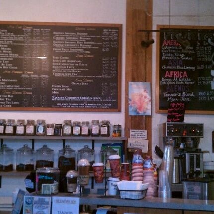 Foto tirada no(a) Tanner&#39;s Coffee Co por Eugene H. em 11/11/2011