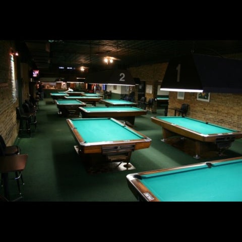 Photo taken at Chicago Billiards Cafe by Benny on 1/22/2012