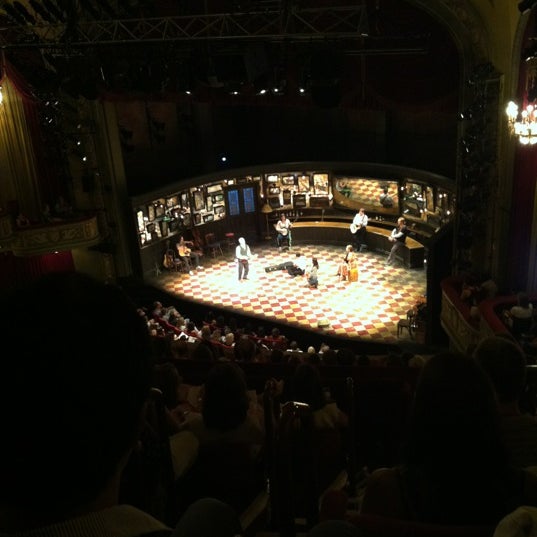 Das Foto wurde bei Once the Musical von Xi C. am 6/21/2012 aufgenommen