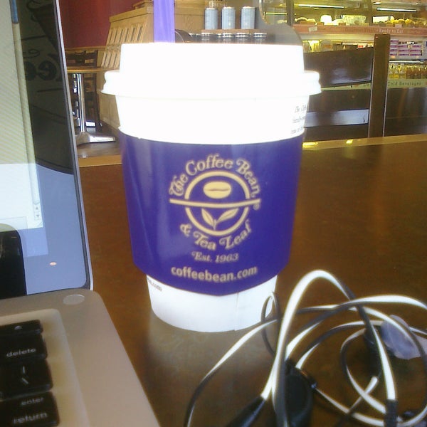 Photo taken at The Coffee Bean &amp; Tea Leaf by Harvey C. on 4/30/2011