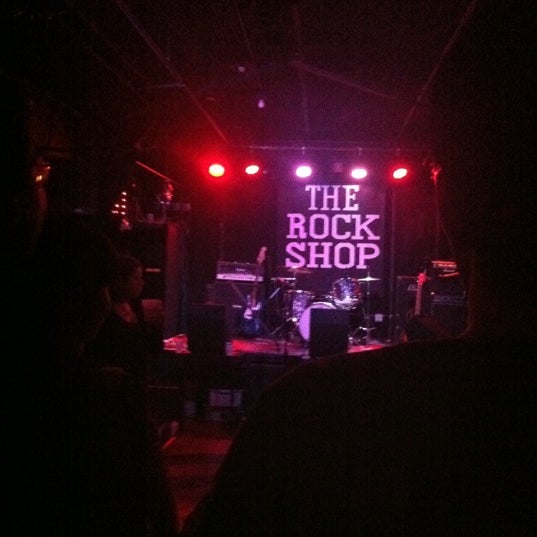 5/22/2012 tarihinde Vanessa G.ziyaretçi tarafından The Rock Shop'de çekilen fotoğraf