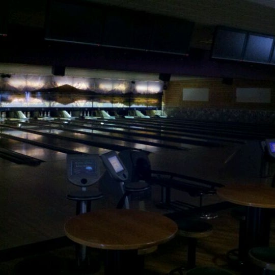 Photo taken at Alpine Lanes and Avalanche Grill by Tom P. on 4/18/2012