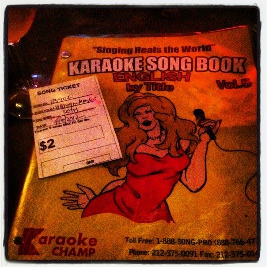 Photo prise au Sing Sing Karaoke par Seth F. le7/8/2012