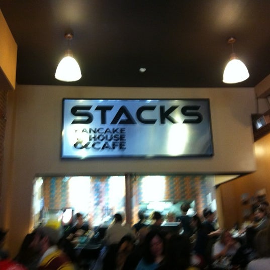 10/16/2011にAaron B.がStacks Pancake House &amp; Cafeで撮った写真