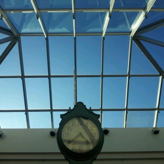 1/18/2012 tarihinde Dave K.ziyaretçi tarafından North DeKalb Mall'de çekilen fotoğraf