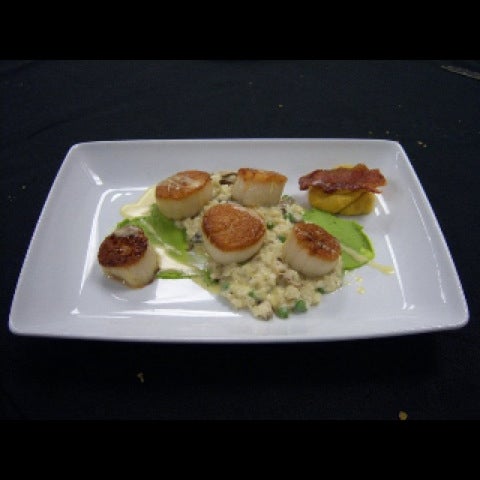 Amazing food! My personal favorite Scallops with Risotto