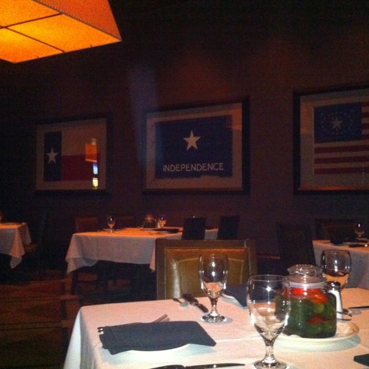 Photo taken at Bob&#39;s Steak &amp; Chop House by Victor L. on 1/18/2012